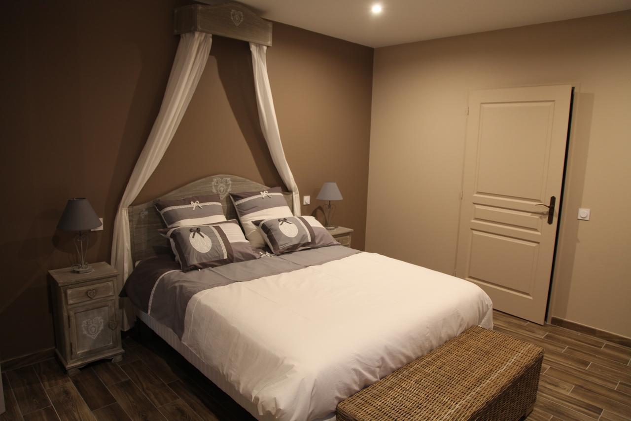 Bed and Breakfast Le Miroir Des Etoiles Pomport Zimmer foto