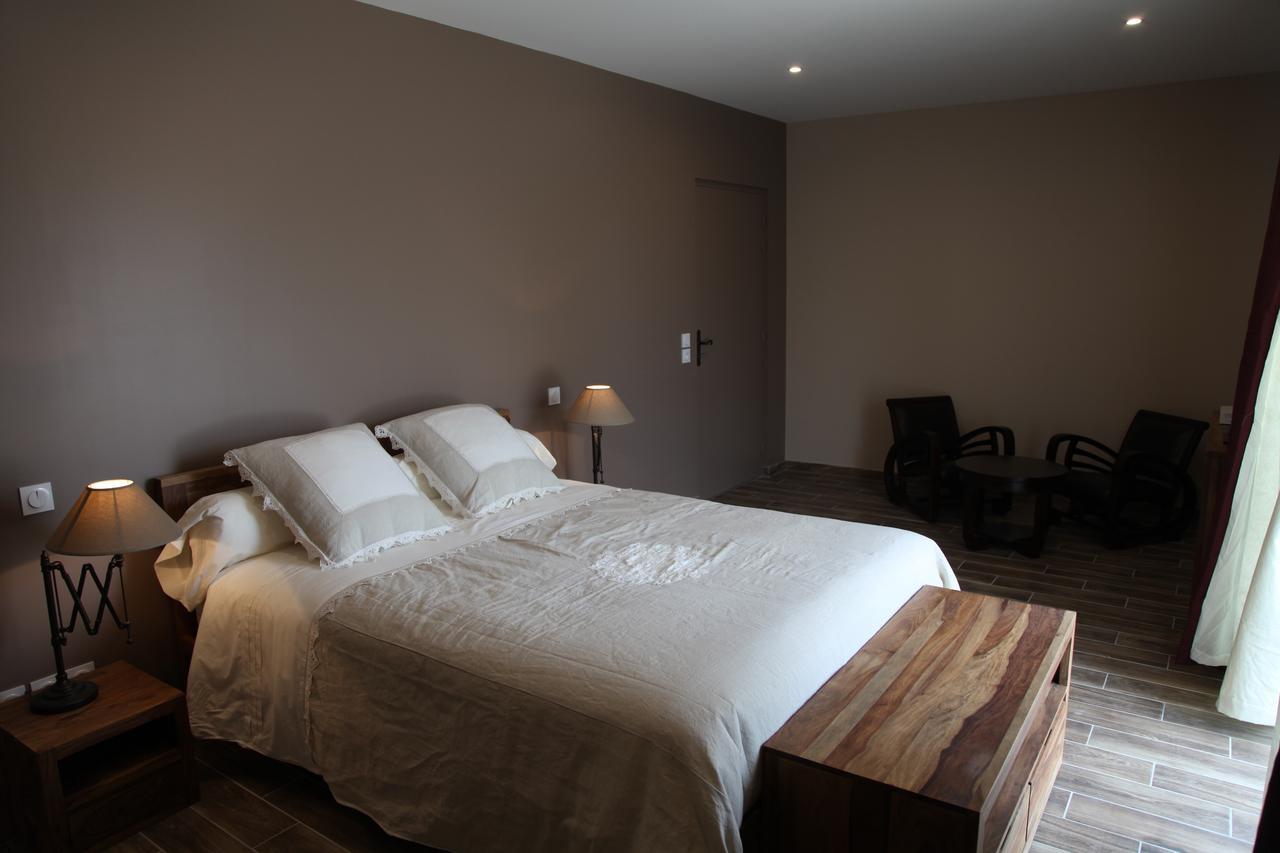 Bed and Breakfast Le Miroir Des Etoiles Pomport Zimmer foto