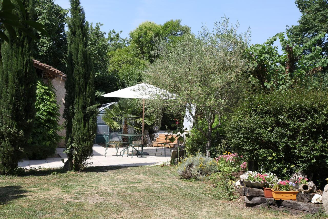 Bed and Breakfast Le Miroir Des Etoiles Pomport Exterior foto
