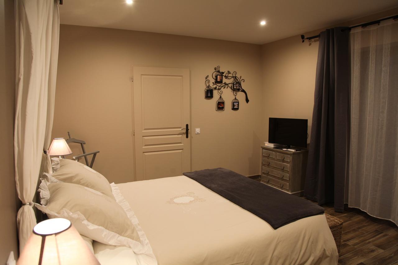 Bed and Breakfast Le Miroir Des Etoiles Pomport Zimmer foto
